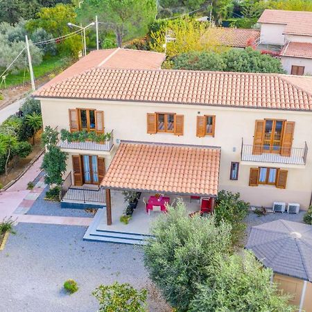 B&B Le Dune Lascari Bagian luar foto