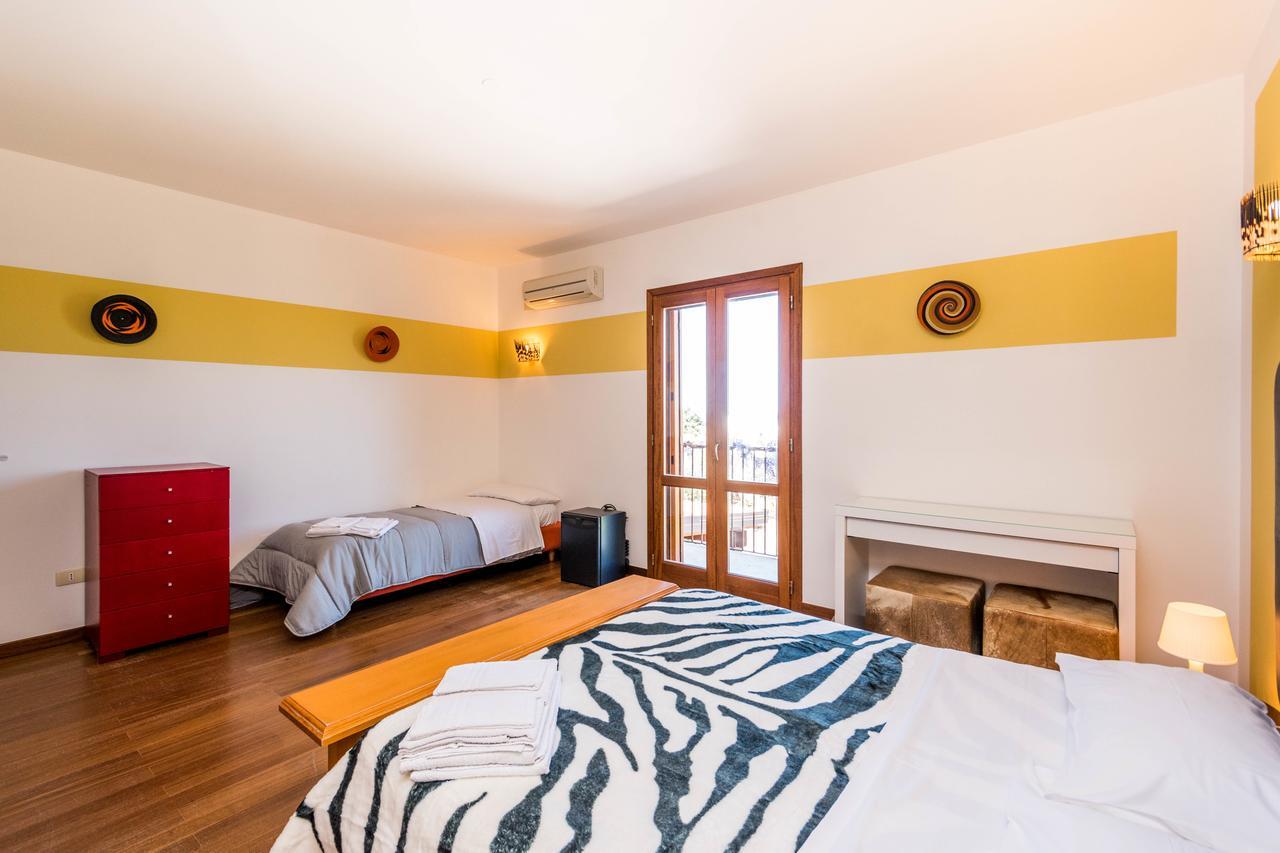 B&B Le Dune Lascari Bagian luar foto
