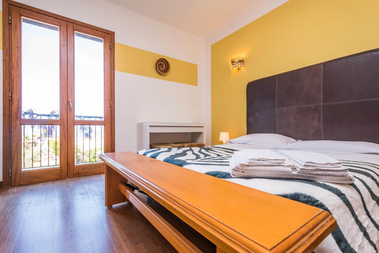B&B Le Dune Lascari Bagian luar foto