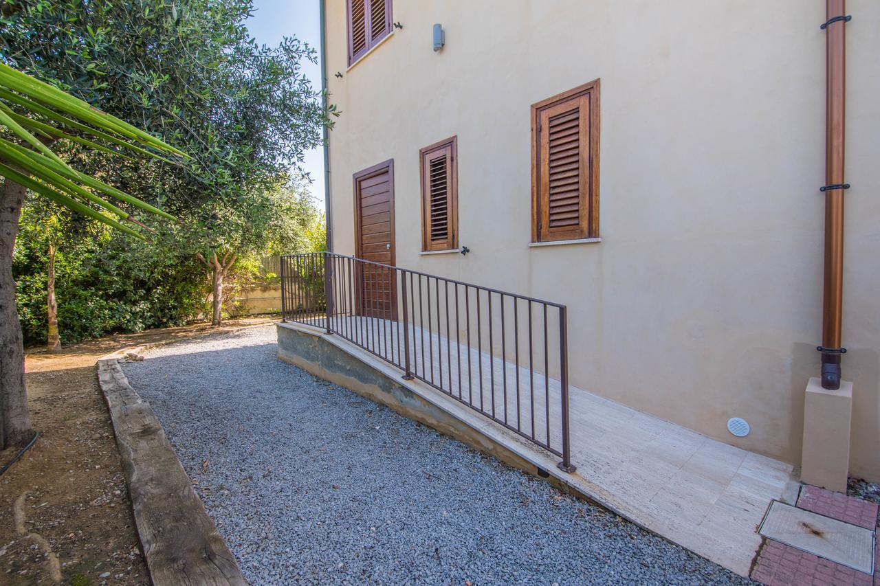 B&B Le Dune Lascari Bagian luar foto