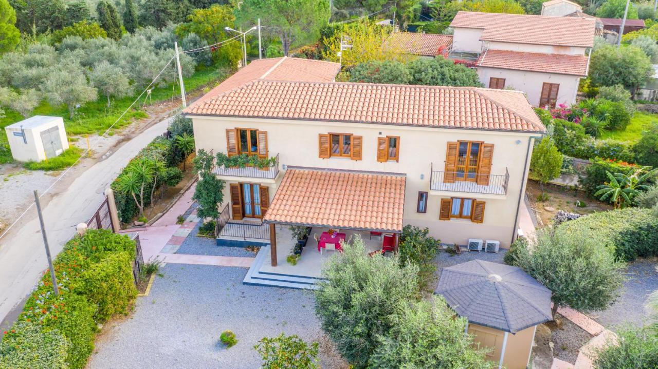 B&B Le Dune Lascari Bagian luar foto
